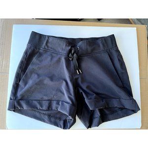 Athleta Midtown 4" Shorts SIZE 0 Black Cuffed Quick Dry Athletic Casual